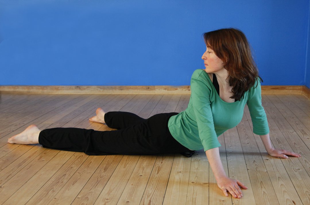 Hip Opening Yoga Practice for Liver and Gallbladder Balance - YouTube